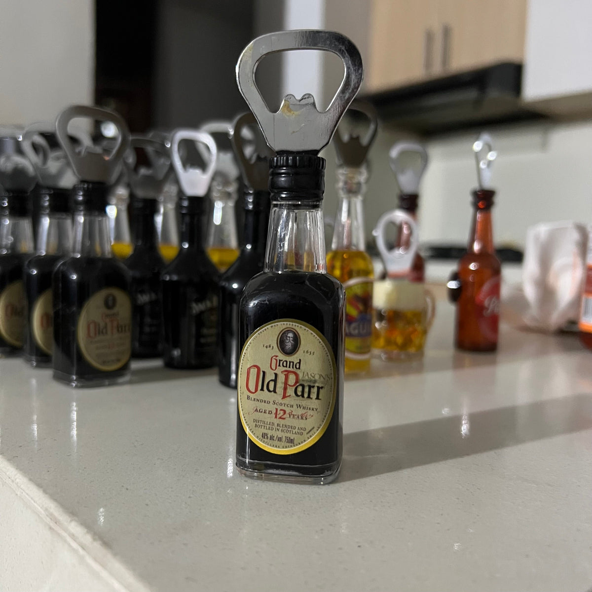 DESTAPADOR CON IMÁN OLD PARR